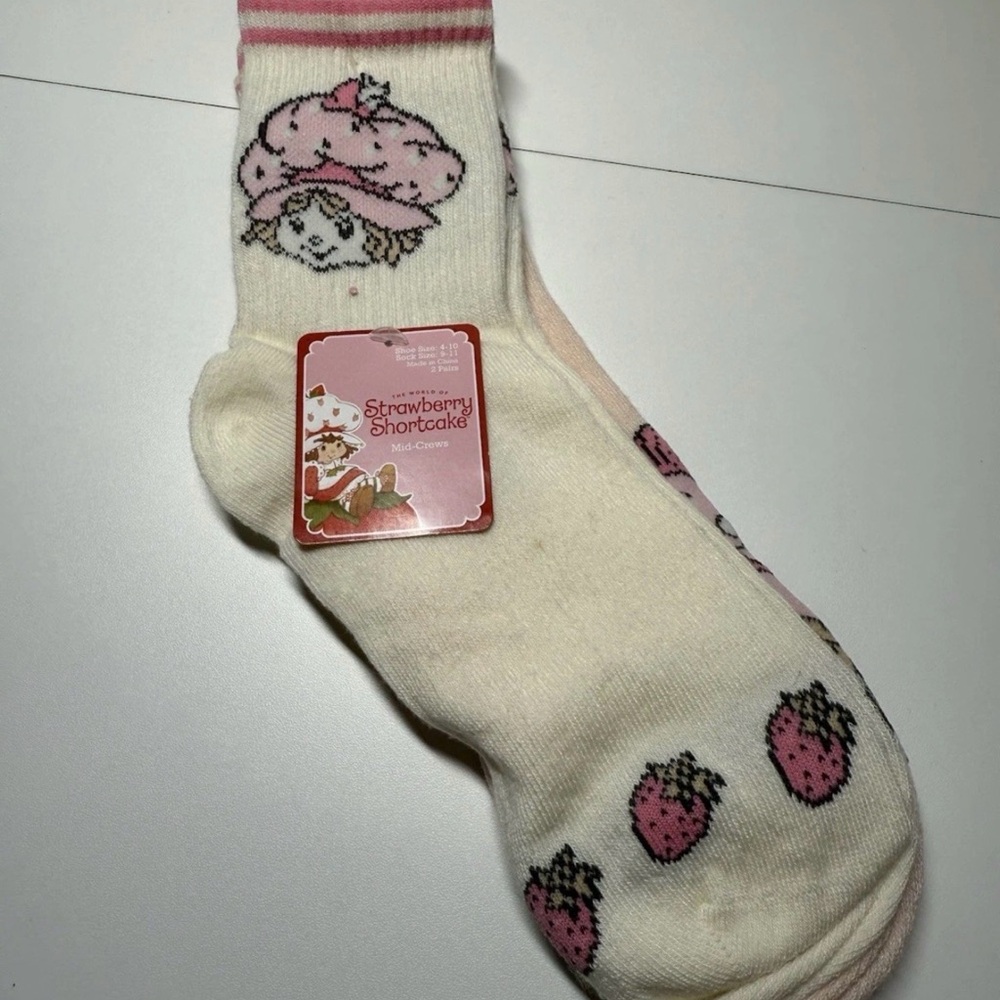 Strawberry Shortcake Mid-Crew Socks White Pink 9-11 2pk